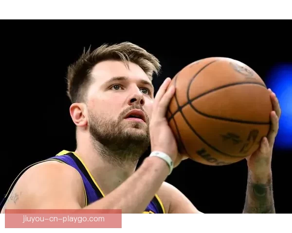 雷迪克：东契奇若持续当前表现本赛季有望赢得MVP 他是球队进攻核心